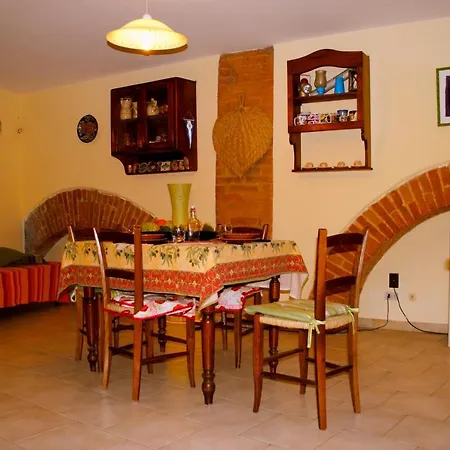 Casa Lucia Апартаменти *