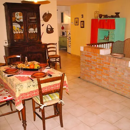 Casa Lucia Апартаменти *